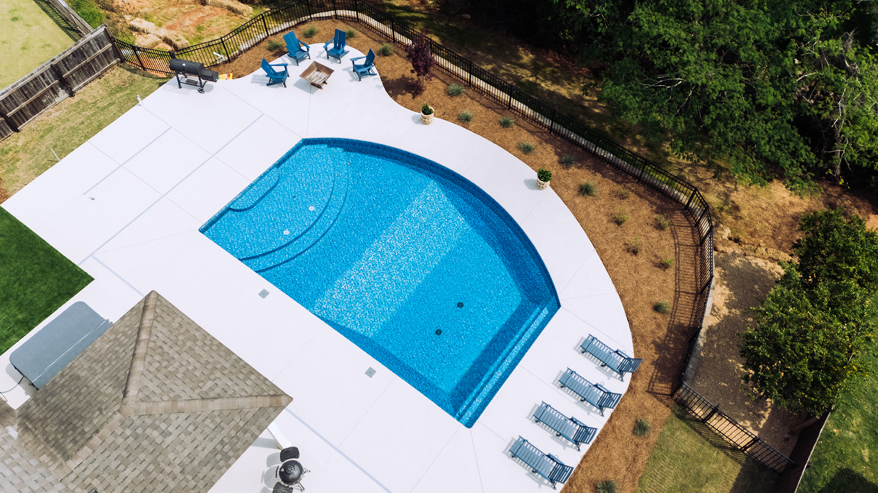 Why Professional Pool Cleaning is Essential